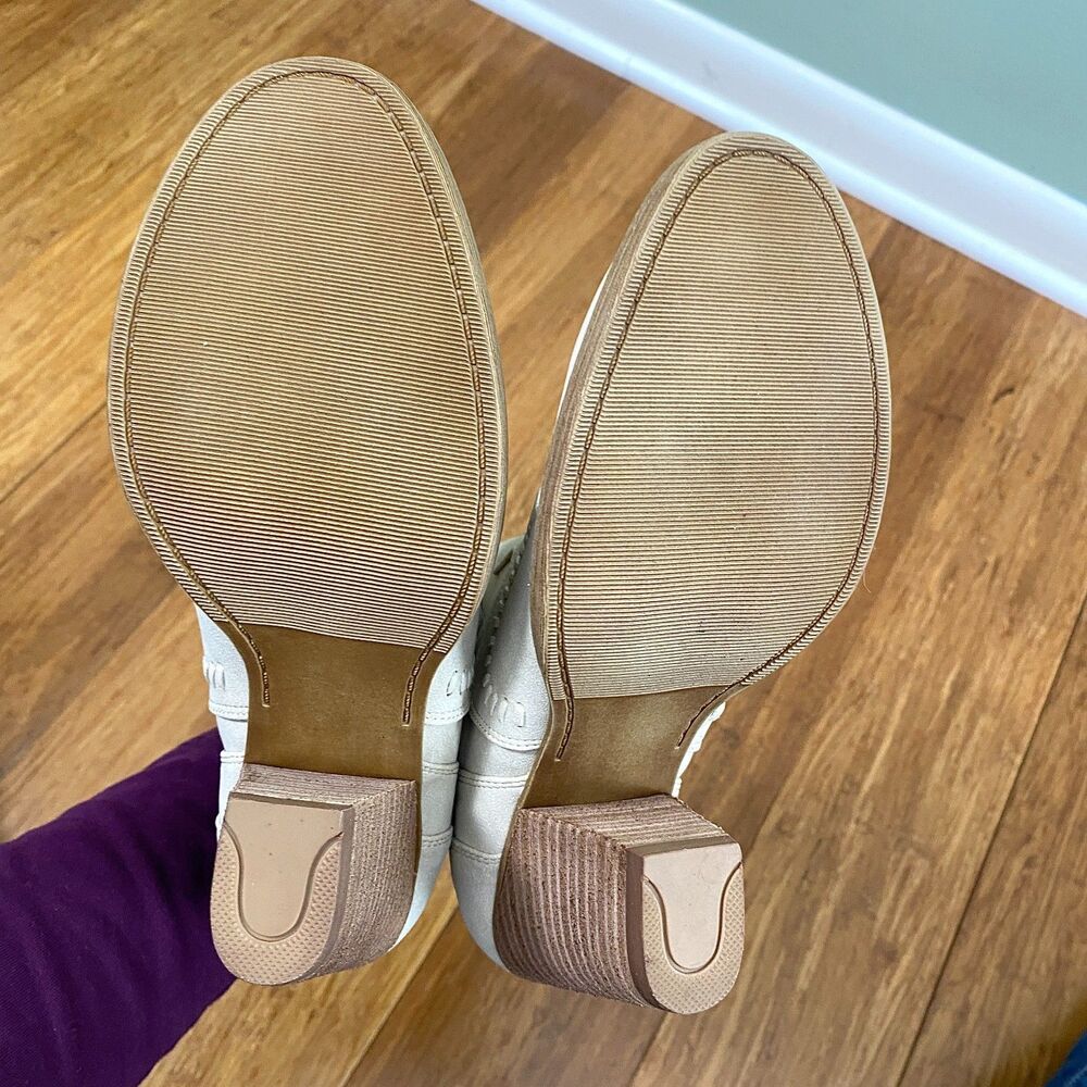 Daisy Fuentes Faux Leather Ankle Boots Slip On Stitched Womens 7.5M Tan Western - Picture 8 of 11
